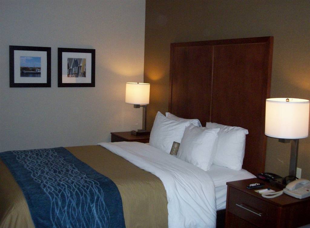 בת'רסט Comfort Inn מראה חיצוני תמונה