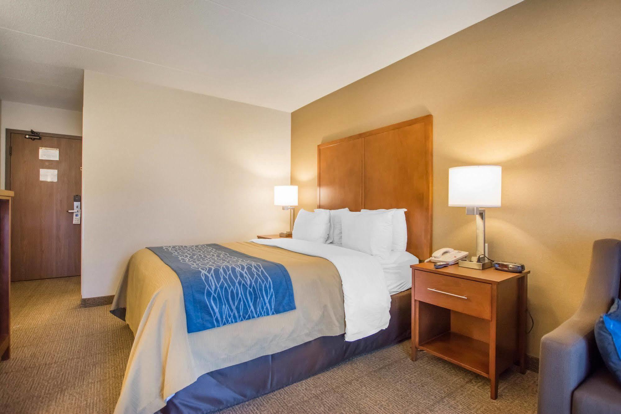 בת'רסט Comfort Inn מראה חיצוני תמונה